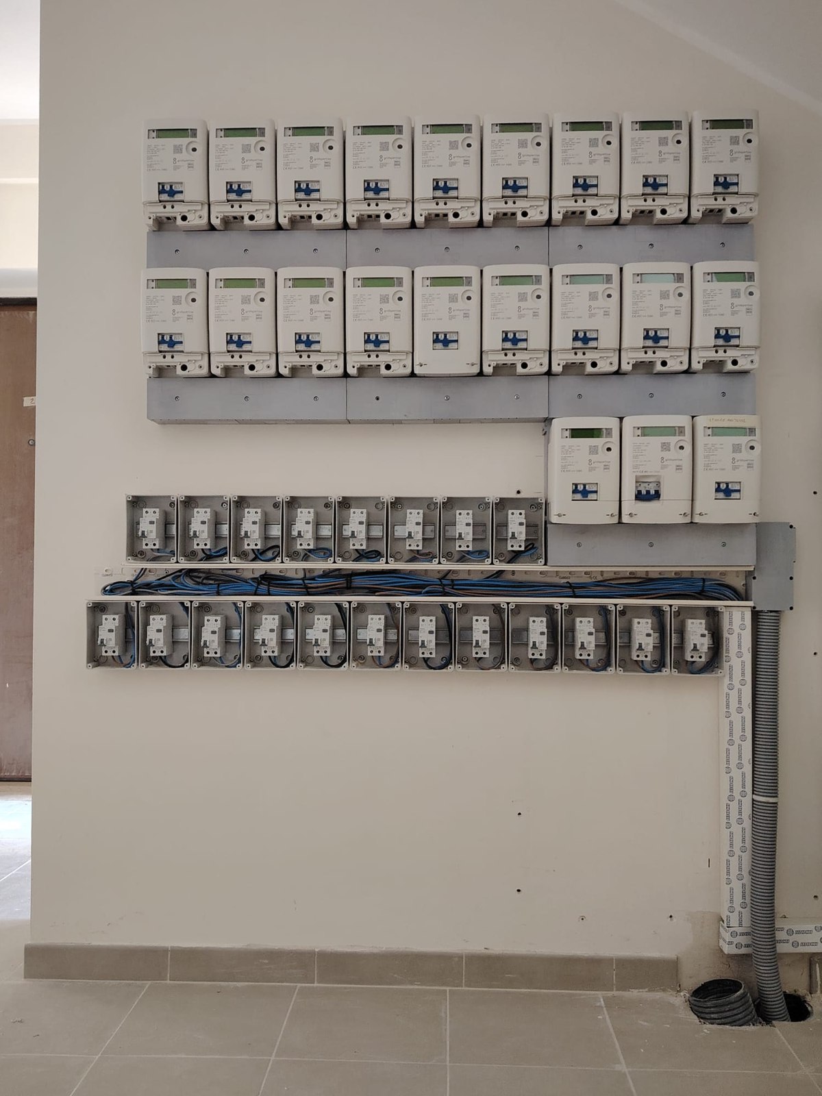 Quadretti elettrici in un condominio di nuova costruzione a Lecce